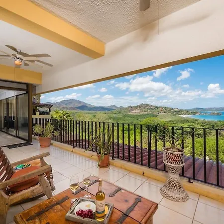 Beautiful Ocean-View Condo In Flamingo - Walk To B